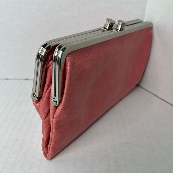 Hobo Lauren peach leather double frame clutch/wallet NWT - Picture 3 of 11